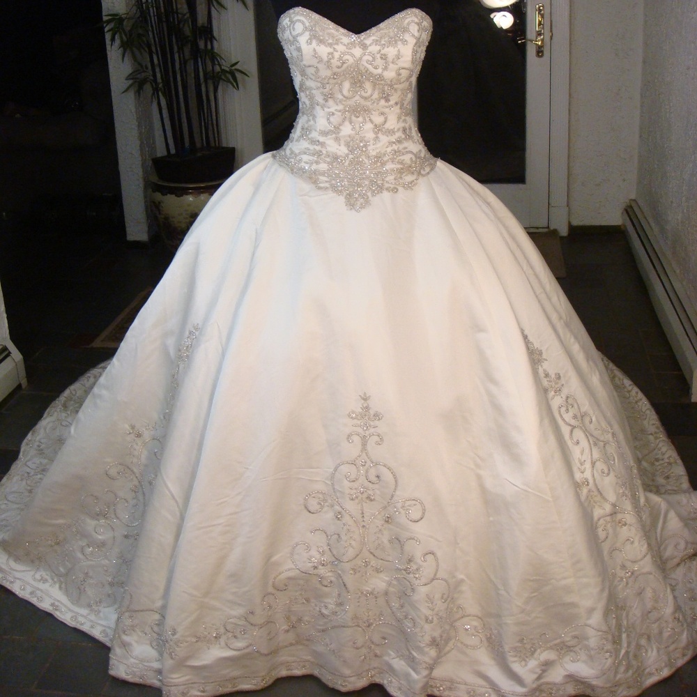 Eve of Milady Ball Wedding Gown Dress Size 10 Silk